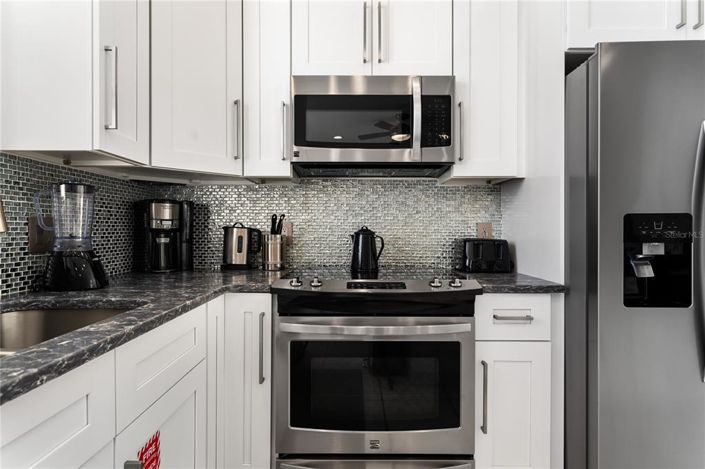 Image No.28-5 Bed Property for sale