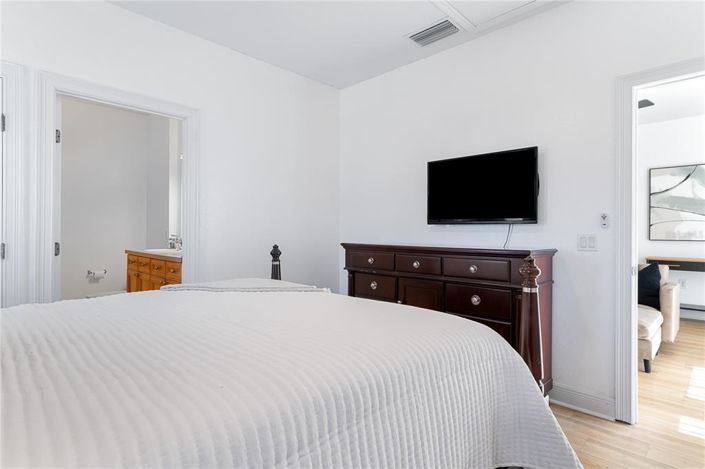 Image No.41-5 Bed Property for sale