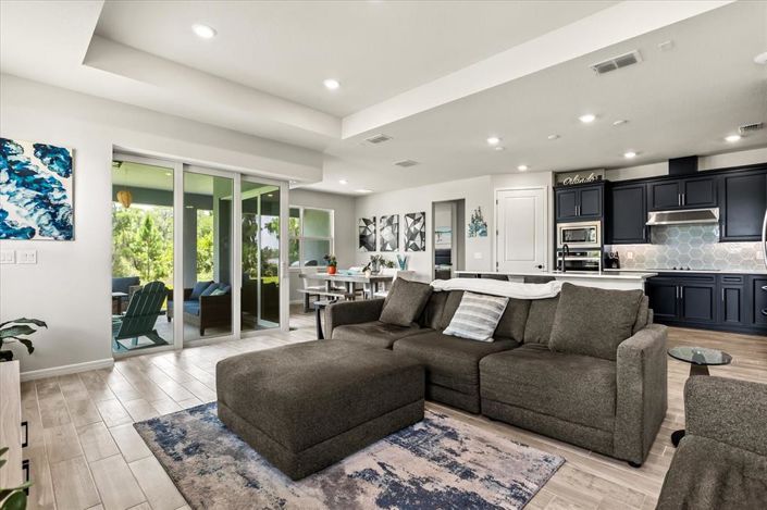 Image No.10-3 Bed Property for sale