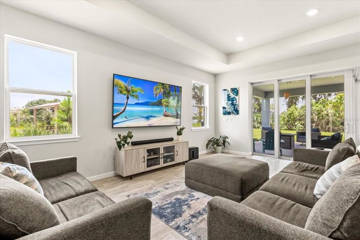 Image No.13-3 Bed Property for sale