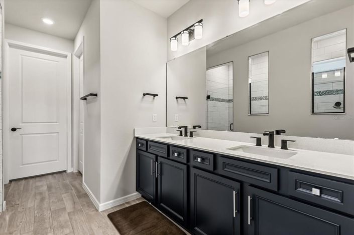 Image No.29-3 Bed Property for sale