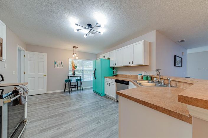 Image No.30-4 Bed Property for sale