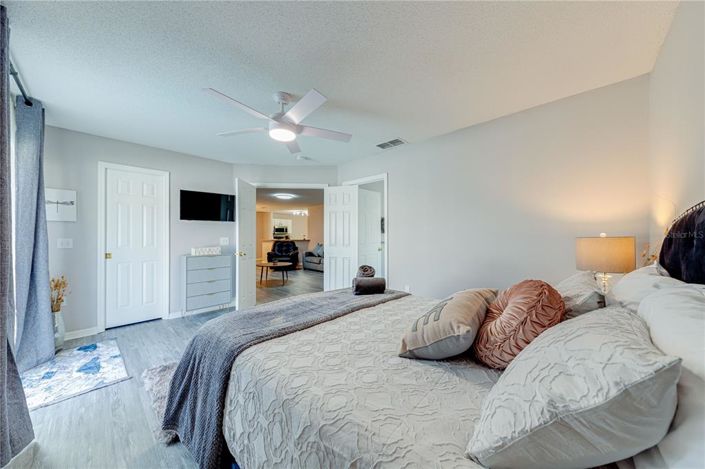 Image No.37-4 Bed Property for sale