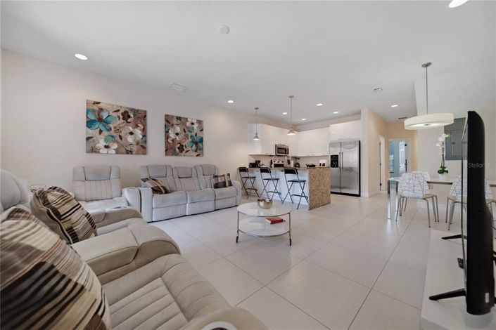 Image No.10-3 Bed Townhouse for sale