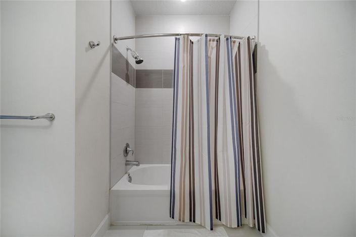 Image No.19-3 Bed Townhouse for sale