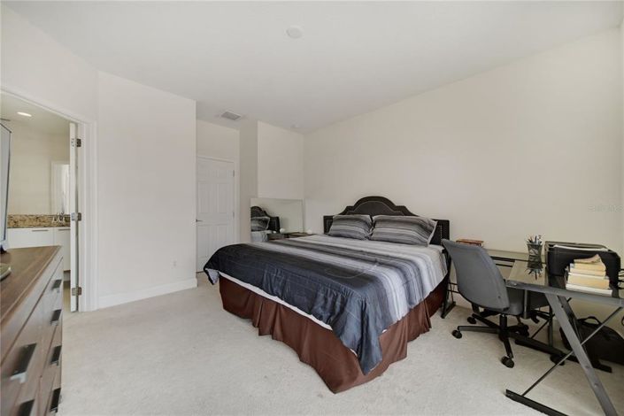 Image No.25-3 Bed Townhouse for sale