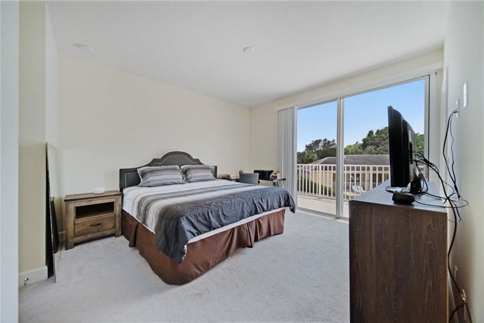 Image No.26-3 Bed Townhouse for sale