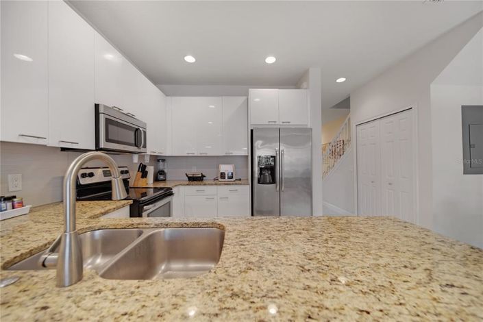 Image No.8-3 Bed Townhouse for sale