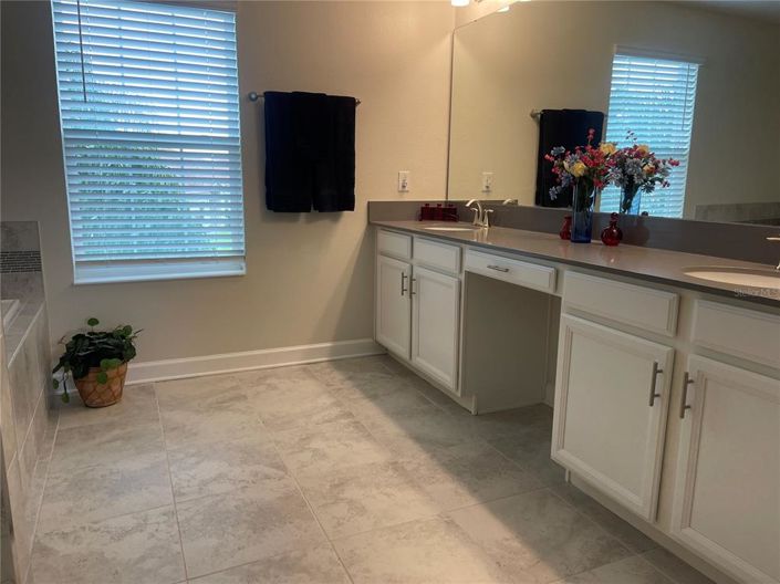 Image No.29-5 Bed Property for sale