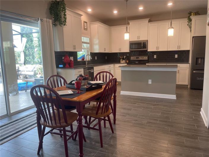 Image No.5-5 Bed Property for sale