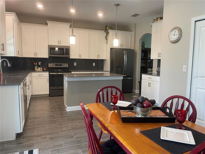 Image No.60-5 Bed Property for sale