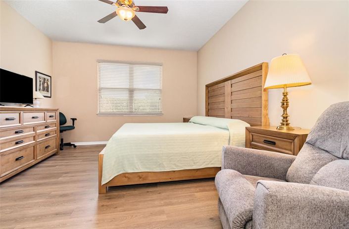 Image No.12-2 Bed Property for sale