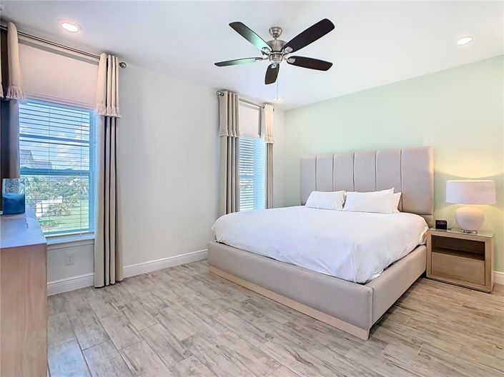 Image No.10-3 Bed Townhouse for sale