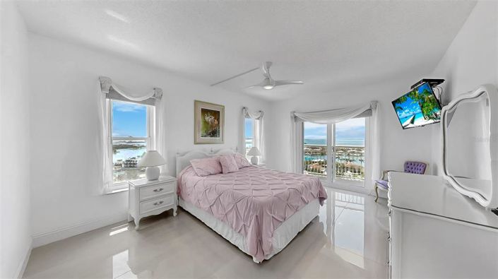 Image No.15-2 Bed Property for sale