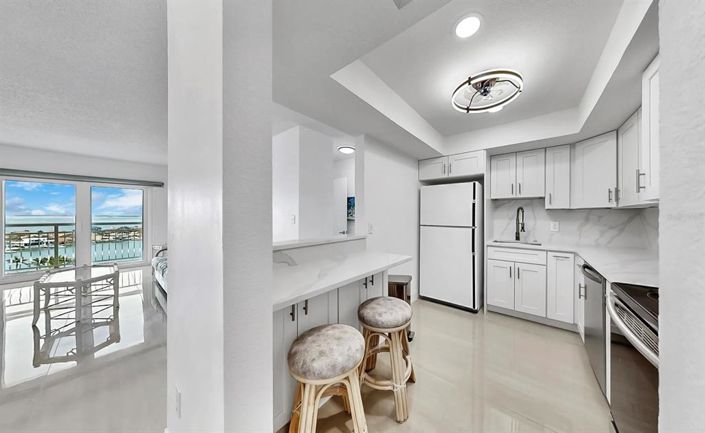 Image No.6-2 Bed Property for sale