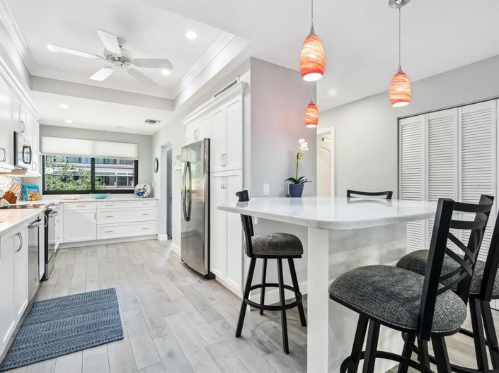 Image No.15-2 Bed Property for sale