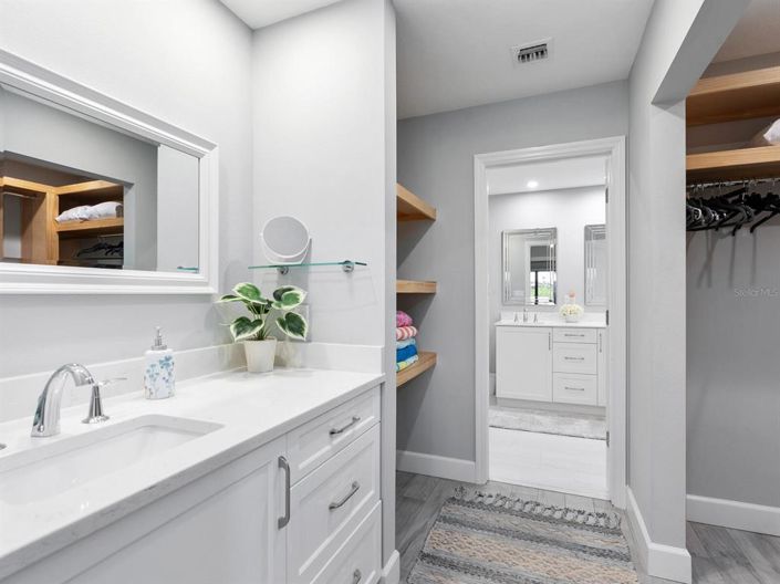 Image No.21-2 Bed Property for sale