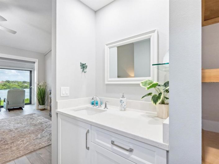 Image No.22-2 Bed Property for sale