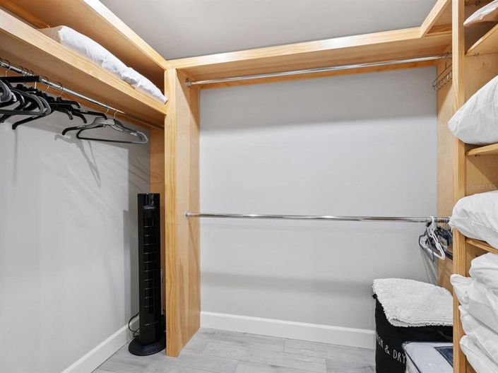 Image No.25-2 Bed Property for sale