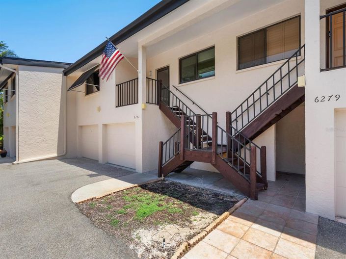 Image No.30-2 Bed Property for sale