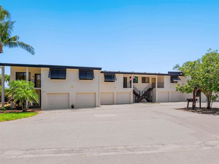 Image No.31-2 Bed Property for sale