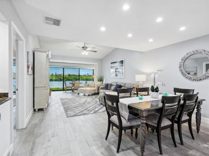 Image No.4-2 Bed Property for sale