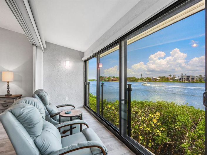 Image No.8-2 Bed Property for sale