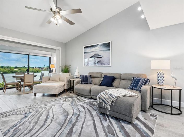 Image No.9-2 Bed Property for sale