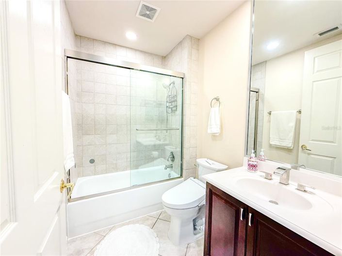 Image No.12-3 Bed Property for sale