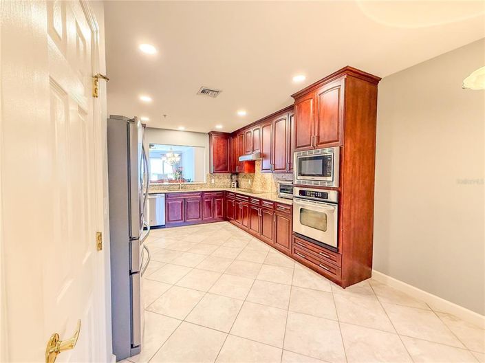 Image No.17-3 Bed Property for sale