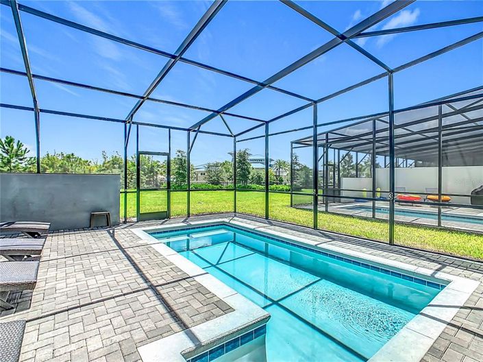 Image No.47-5 Bed Townhouse for sale