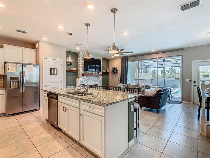 Image No.5-5 Bed Townhouse for sale