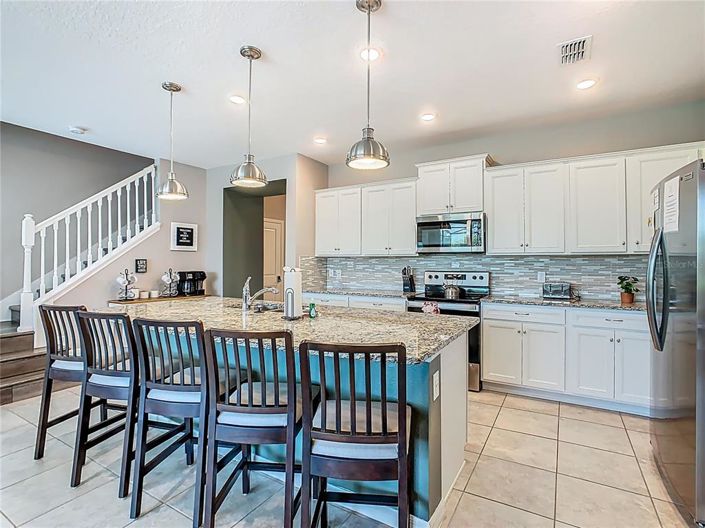 Image No.8-5 Bed Townhouse for sale