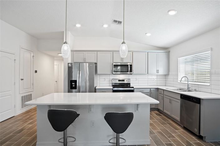 Image No.10-4 Bed Property for sale