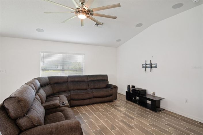 Image No.7-4 Bed Property for sale