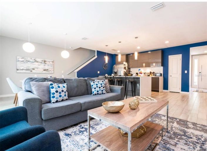 Image No.13-4 Bed Townhouse for sale