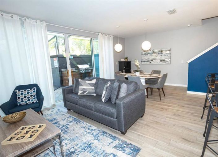 Image No.14-4 Bed Townhouse for sale