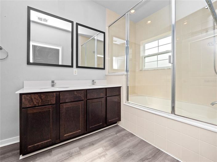 Image No.14-2 Bed Townhouse for sale