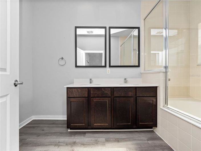 Image No.15-2 Bed Townhouse for sale