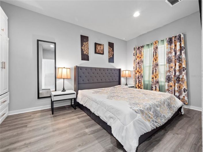 Image No.16-2 Bed Townhouse for sale