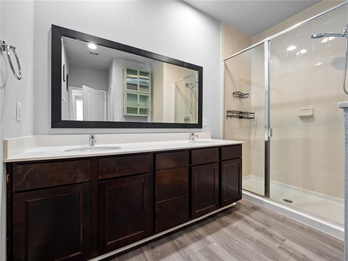 Image No.17-2 Bed Townhouse for sale