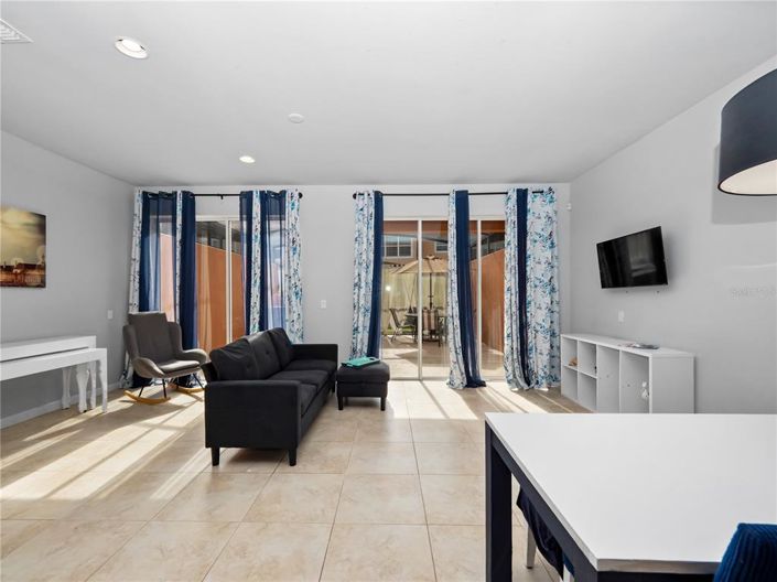 Image No.4-2 Bed Townhouse for sale