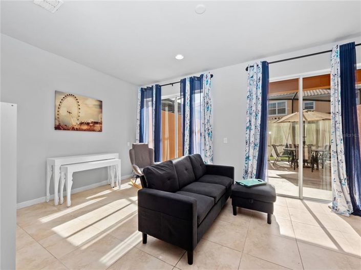 Image No.5-2 Bed Townhouse for sale