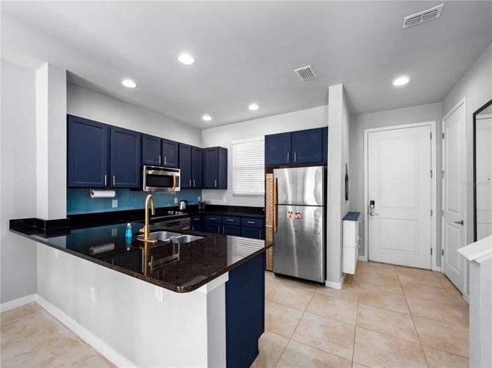 Image No.8-2 Bed Townhouse for sale