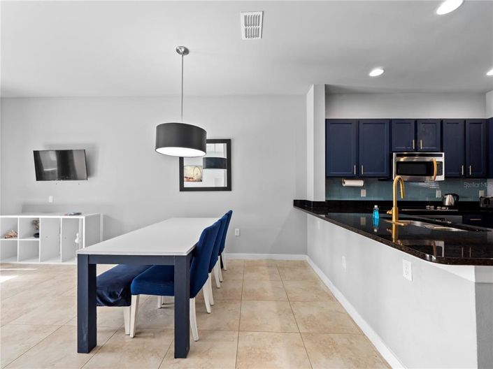 Image No.9-2 Bed Townhouse for sale