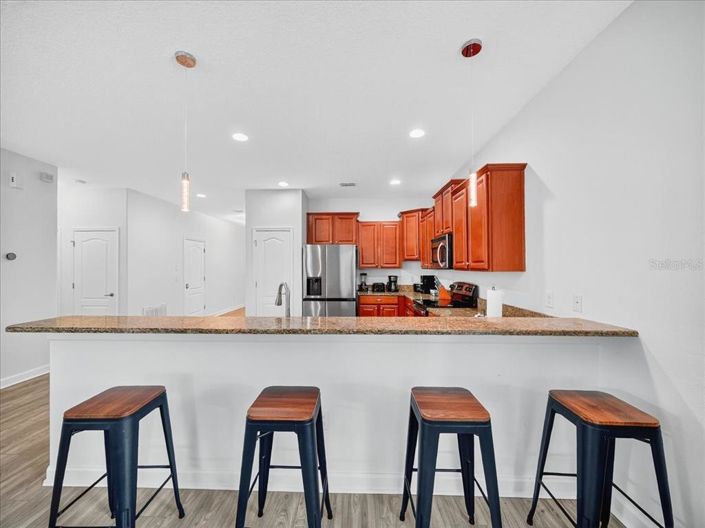 Image No.11-8 Bed Property for sale