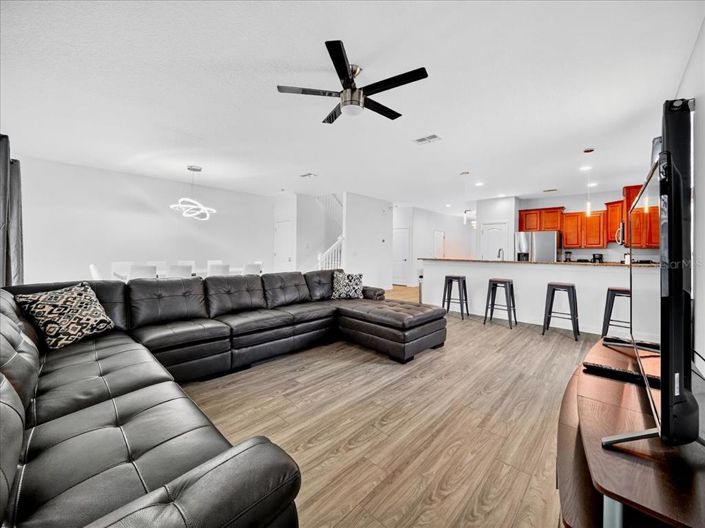 Image No.13-8 Bed Property for sale