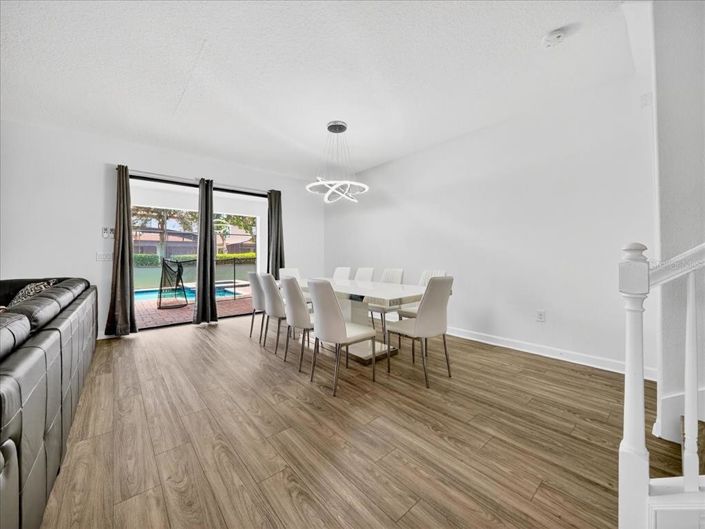 Image No.15-8 Bed Property for sale