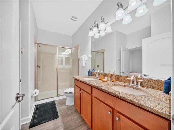 Image No.23-8 Bed Property for sale