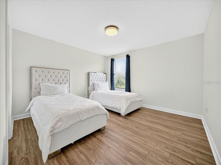 Image No.36-8 Bed Property for sale